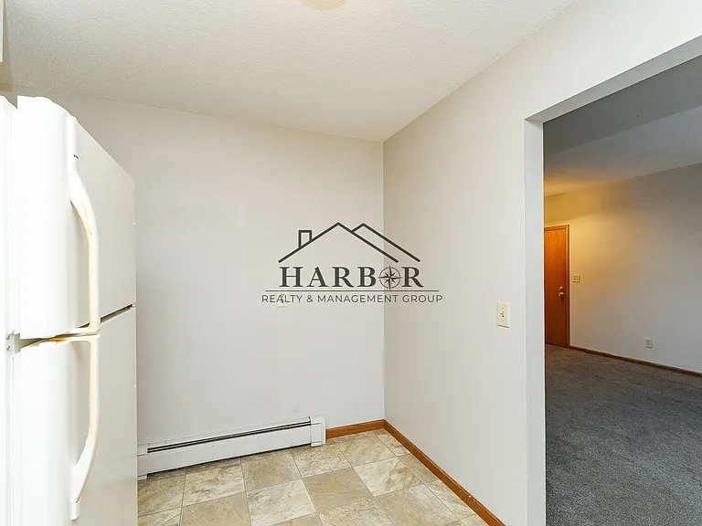 23 8th St NW #2 — Photo 9