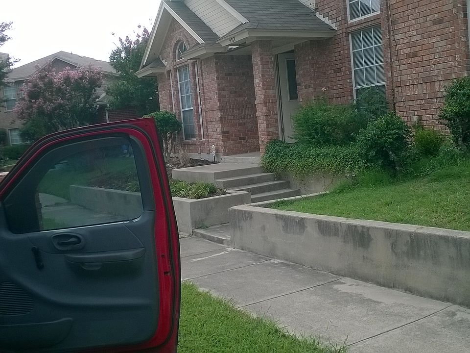 2nd image of 907 Greenridge Dr