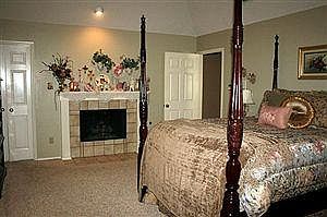 4th image of 5613 Luna Dr