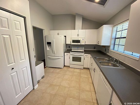 4th image of 4118 NW 60th Ave