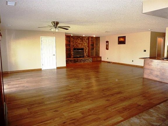 3rd image of 15118 Little Bow Ln