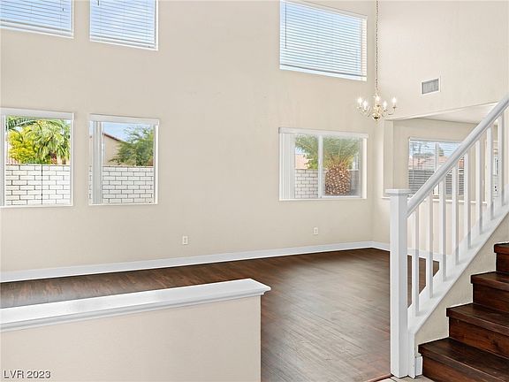 3rd image of 660 Beresford Ave