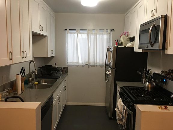 3rd image of 7511 Lexington Ave APT 6