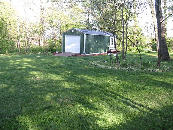 5th image of 26099 Helen Rd