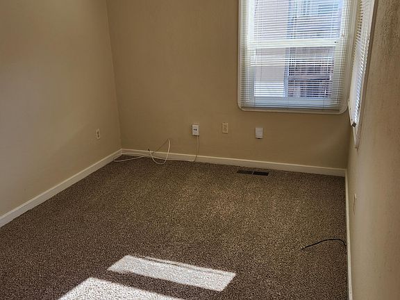 4th image of 1044 Palm Ave