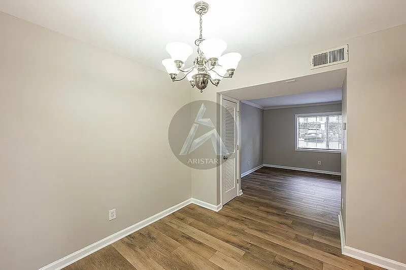 2 bed, 1.5 bath, 1000 sqft, $1,825 — Photo 2