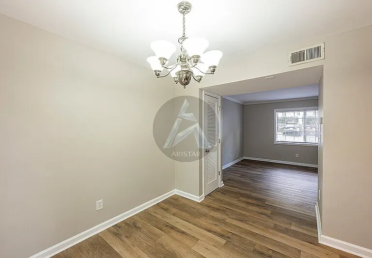 6940 Roswell Rd #13F — Photo 2