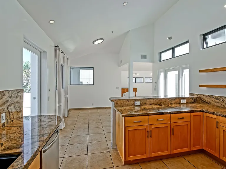 522 Grand Blvd — Photo 11