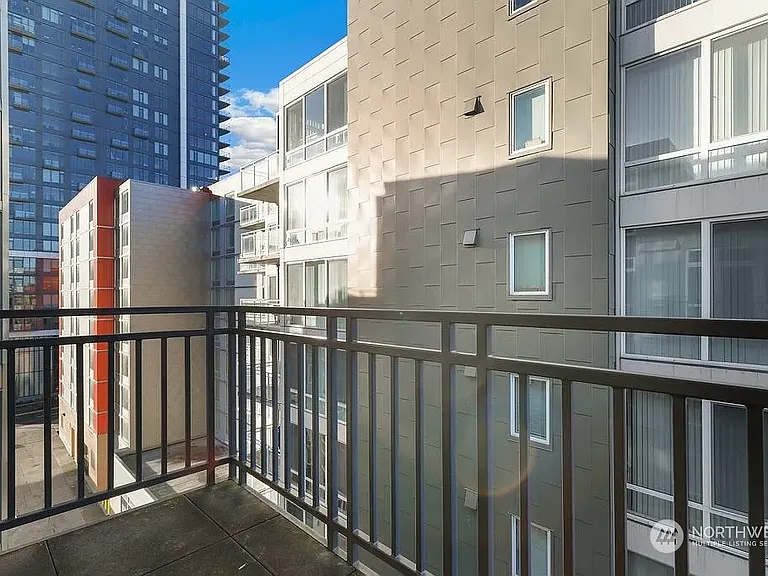 699 John St #710 — Photo 4