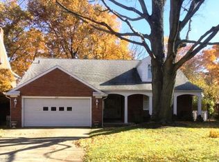 2285 Valley View Dr, Rocky River, OH 44116