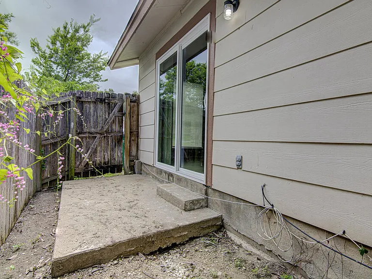 900 Sirocco Dr — Photo 21
