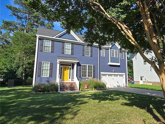 3rd image of 8223 Hawthorn Dr