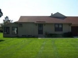 12498 Cambridge Blvd, South Lyon, MI 48178