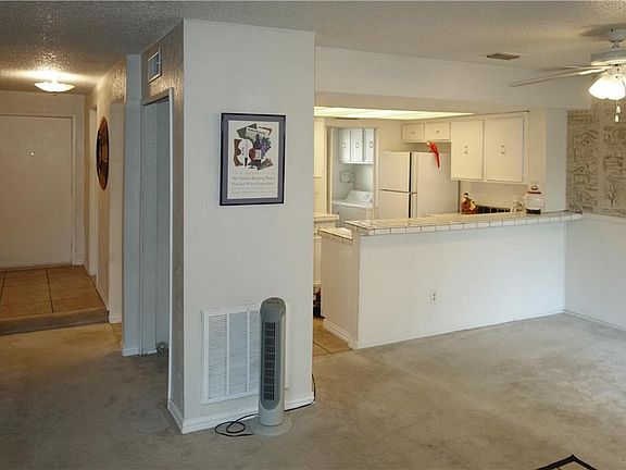 5th image of 4411 Vintage Way