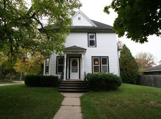 1130 Burr Oak Ct, Janesville, WI 53545