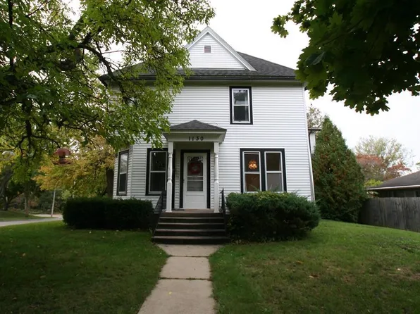 1130 Burr Oak Ct, Janesville, WI 53545