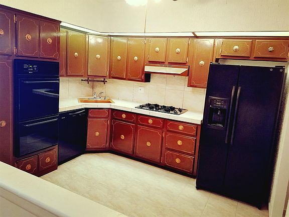 3rd image of 7228 Avenue M #1