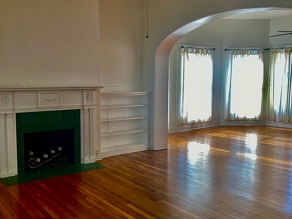 2nd image of 325 W Magnolia Ave Unit 1