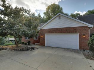 127 Knollwood, Quincy, IL 62301
