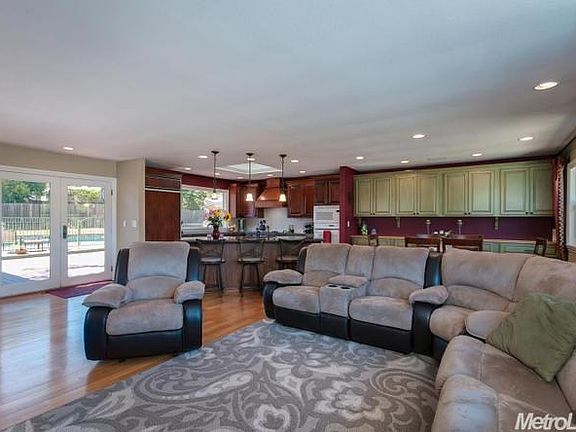 4th image of 3038 Stanford Ln