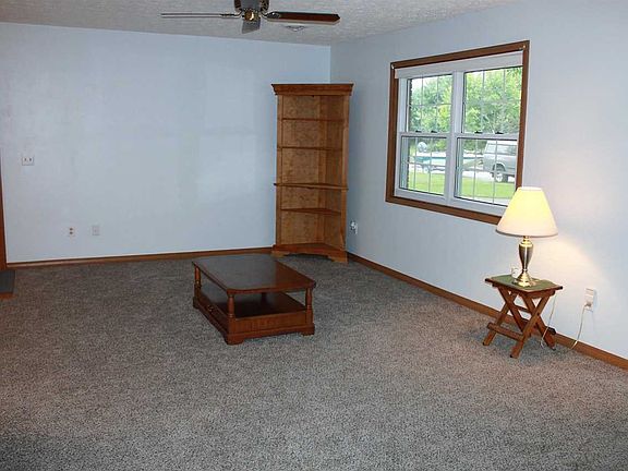5th image of 1183 Hochgesang Ave
