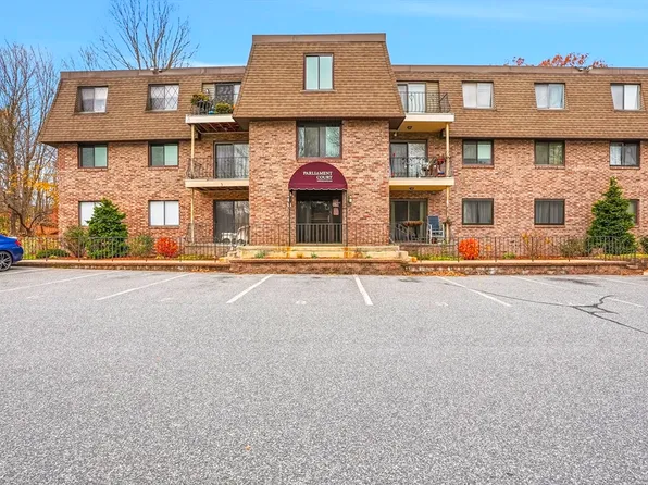 59 School St APT B-12, Northborough, MA 01532