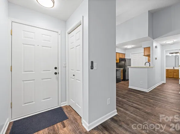 8119 Tremaine Ct APT E, Charlotte, NC 28227