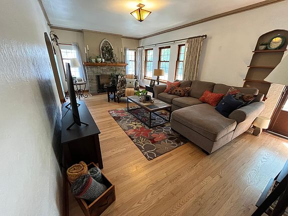 3rd image of 3508-3510 S Pine Ave