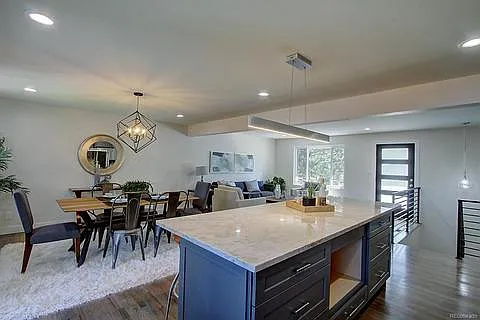 6106 W 62nd Pl — Photo 4