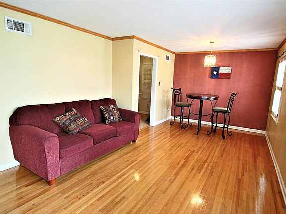 4th image of 3080 Fairborn Dr