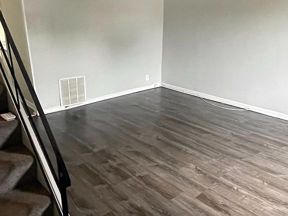 2nd image of 2836 Hinsdale Dr