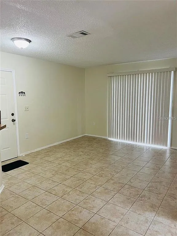 1 bed, 1.0 bath, 600 sqft, $1,300 — Photo 3