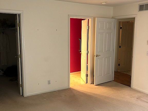 3rd image of 106 Saint Martin Dr
