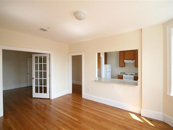 3rd image of 883 Massachusetts Ave