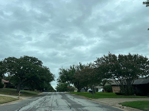 5th image of 6732 Greenacres Dr