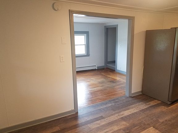 2nd image of 469 N Main St