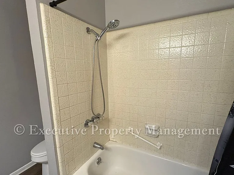 410 Jeffrey Ln — Photo 38