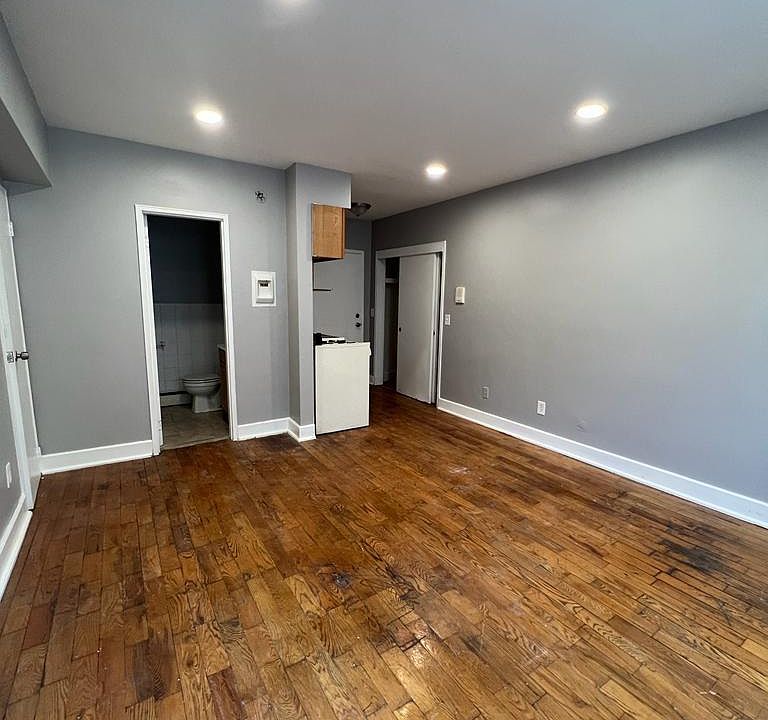 2nd image of 313 Mount Prospect Ave #3J