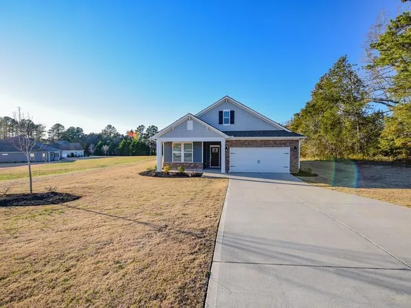 320 Oakmonte Cir, Greenwood, SC 29649