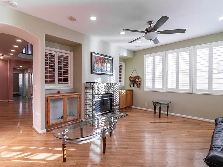 3027 Calle De Las Flores — Photo 10