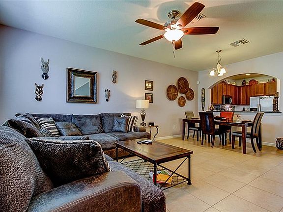 3rd image of 12614 Carlby Cir