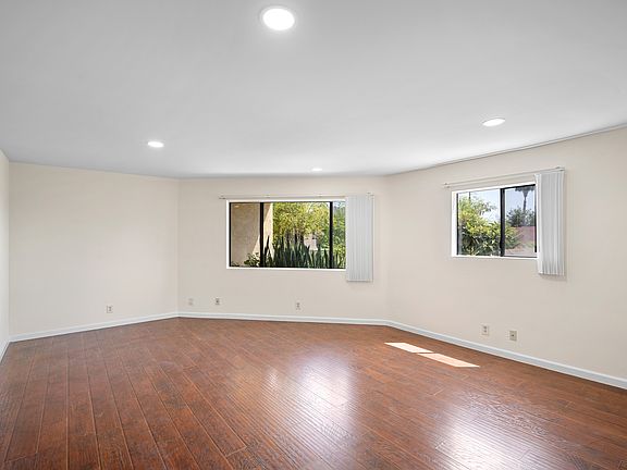 5th image of 1142 Stanley Ave APT 7