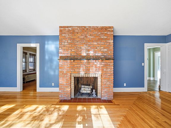 3rd image of 1018 Spring St