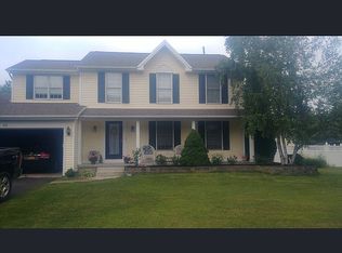 210 San Fernando Ln, East Amherst, NY 14051