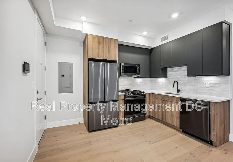 1112 6th St NW #NW — Photo 2