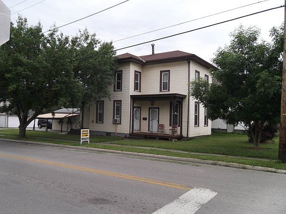 2nd image of 935 E Warren St