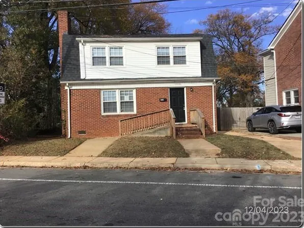2036 Oaklawn Ave, Charlotte, NC 28216