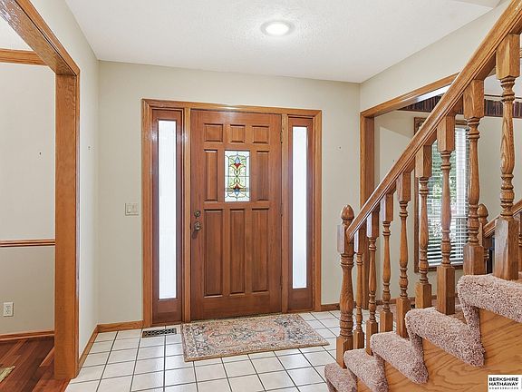 5th image of 825 Valentine Ln