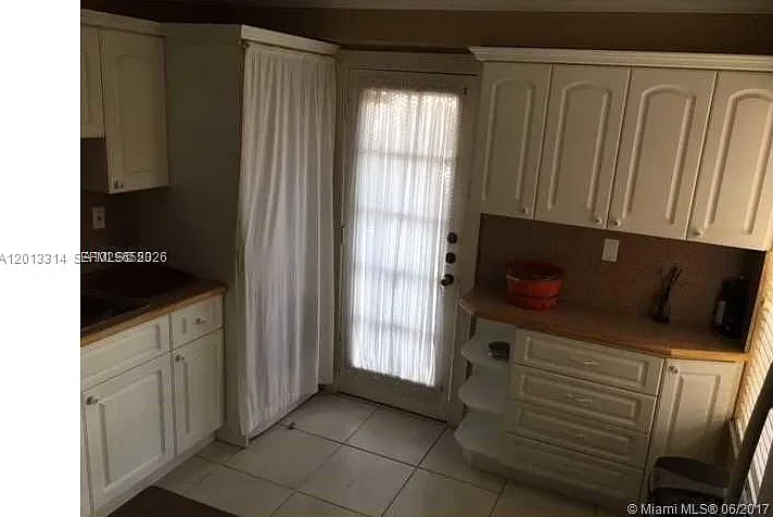 Spanish Trace Condo — Photo 4