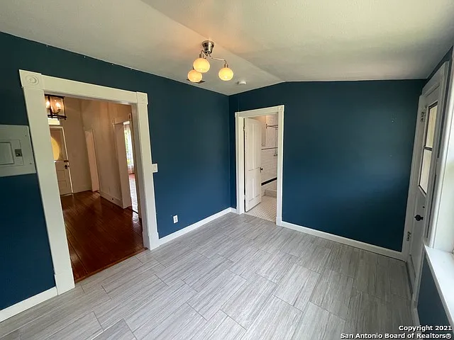 218 Vance St — Photo 7
